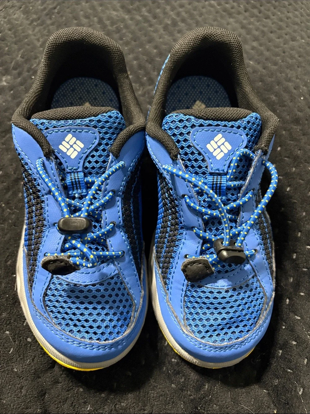 Columbia Kids Blue and Black Mesh Athletic water hiking sneaker. Little kids